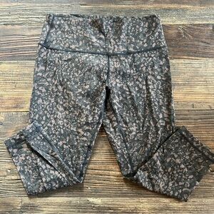 Lululemon | Wunder Under Capri Legging in Brown Earth Print Size 12